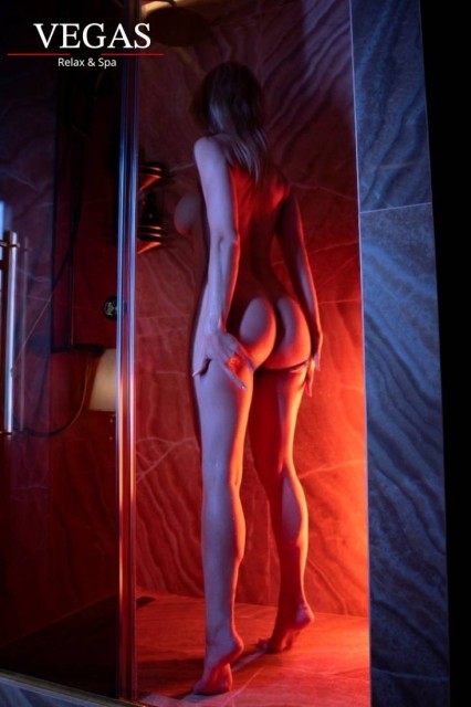 Девушка массажистка Ника, салон Vegas